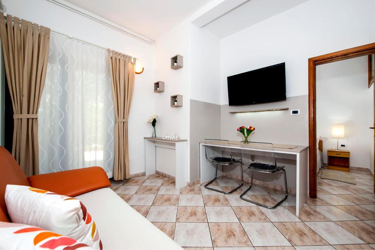 Apartments Milan Rovinj Exterior photo